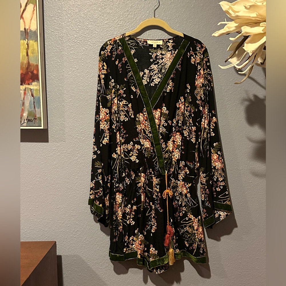 **SOLD** Do not purchase Umgee Romper Size 1XL Exquisite Rich tones - New